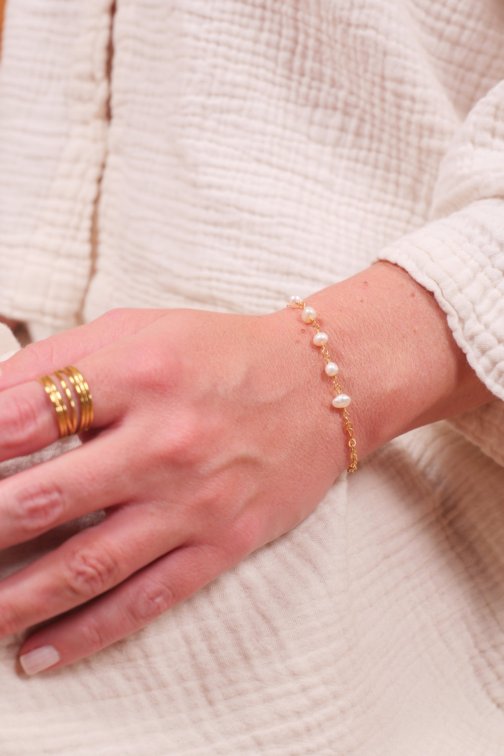 Delicate Pearl & Chain Bracelet