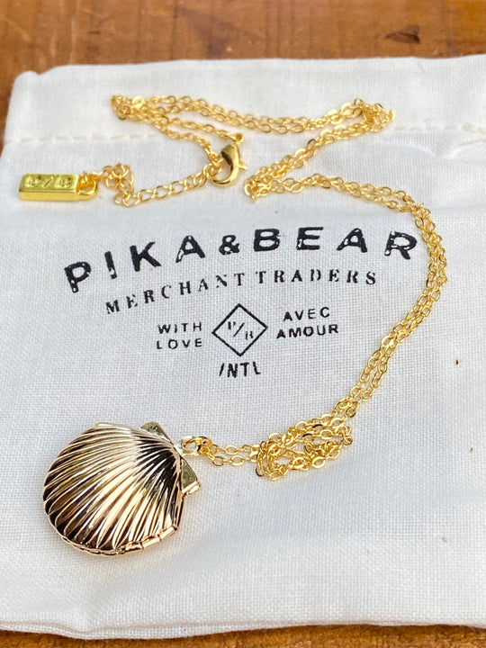 Sea Shell Locket Necklace in Gold