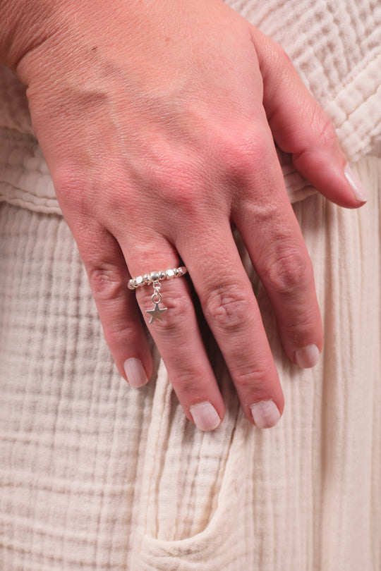 Elasticated Star Charm Ring In Silver Plate